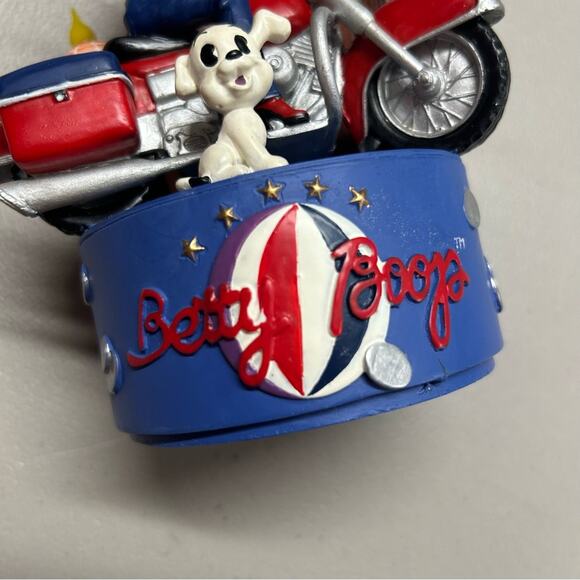 Betty Boop Pudgie Motorcycle Chopper Musical Figurine Skyline On The Road Again - Picture 8 of 8